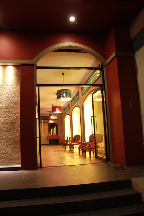 Готель Mulberry House Pak Thong Chai Екстер'єр фото