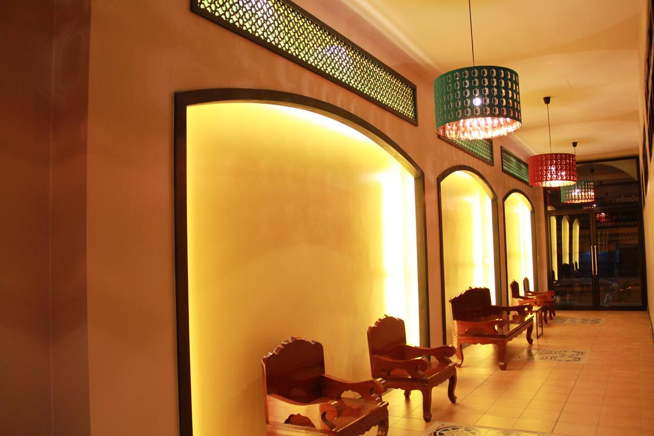 Готель Mulberry House Pak Thong Chai Екстер'єр фото
