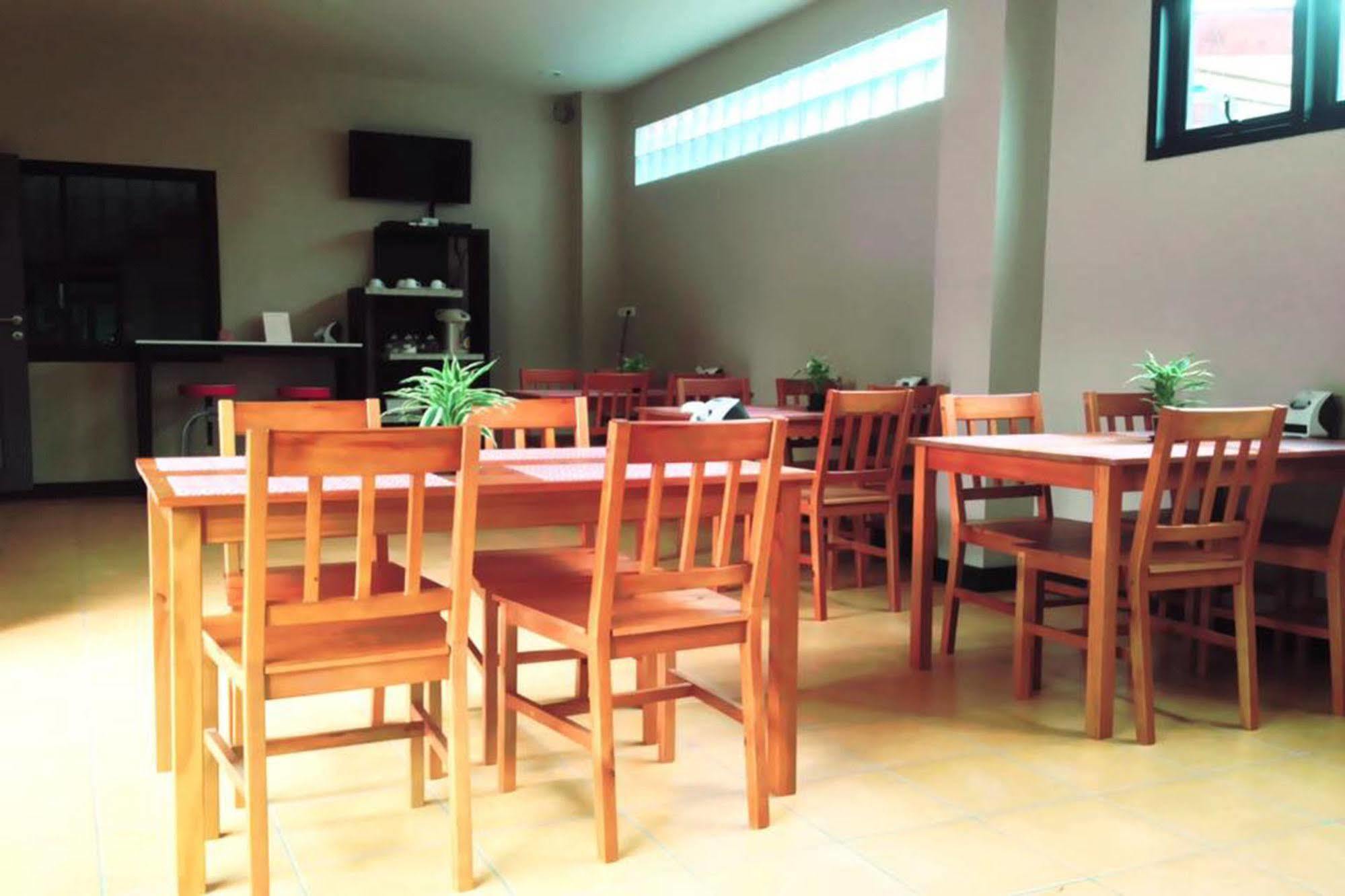 Готель Mulberry House Pak Thong Chai Екстер'єр фото