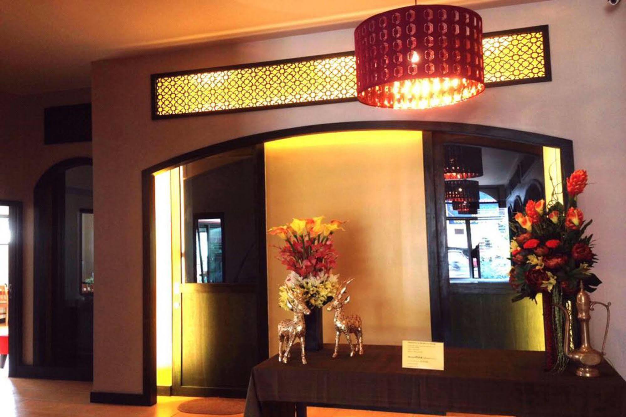 Готель Mulberry House Pak Thong Chai Екстер'єр фото